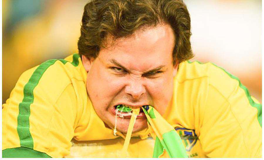 واکنش عجیب یکی از هواداران برزیلی پس از شکست مقابل پرو و حذف این تیم از رقابتهای کوپا آمریکا